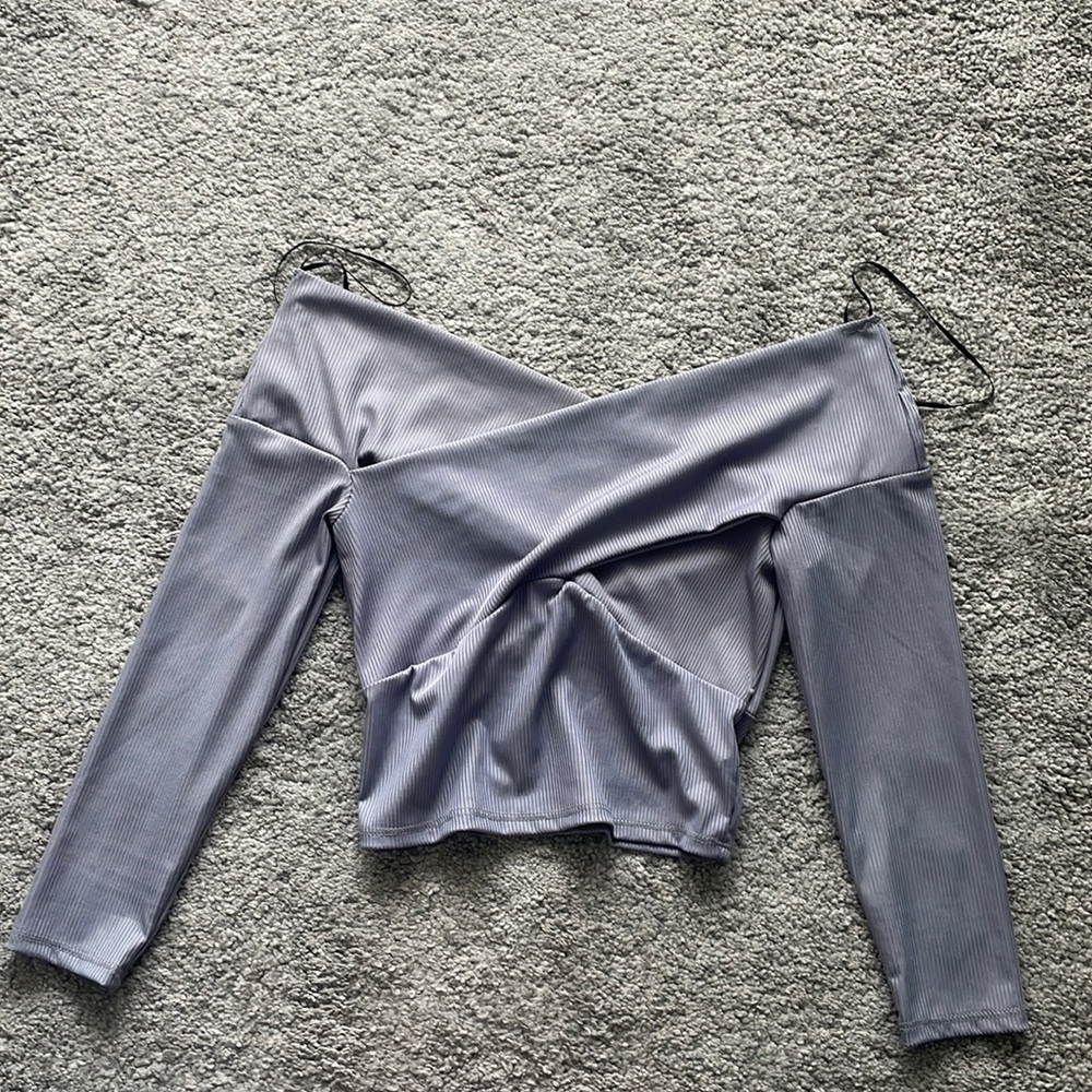 New ribbed full sleeves cropped top